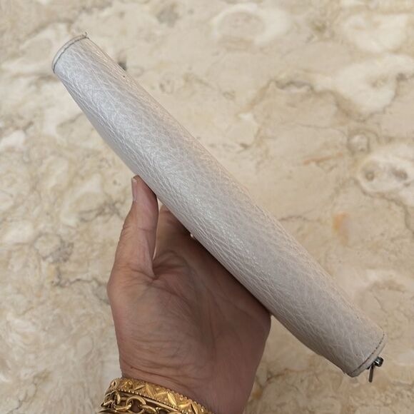 Matt & Nat Central Purity Collection Vegan Zippered Wallet - Picture 5 of 11